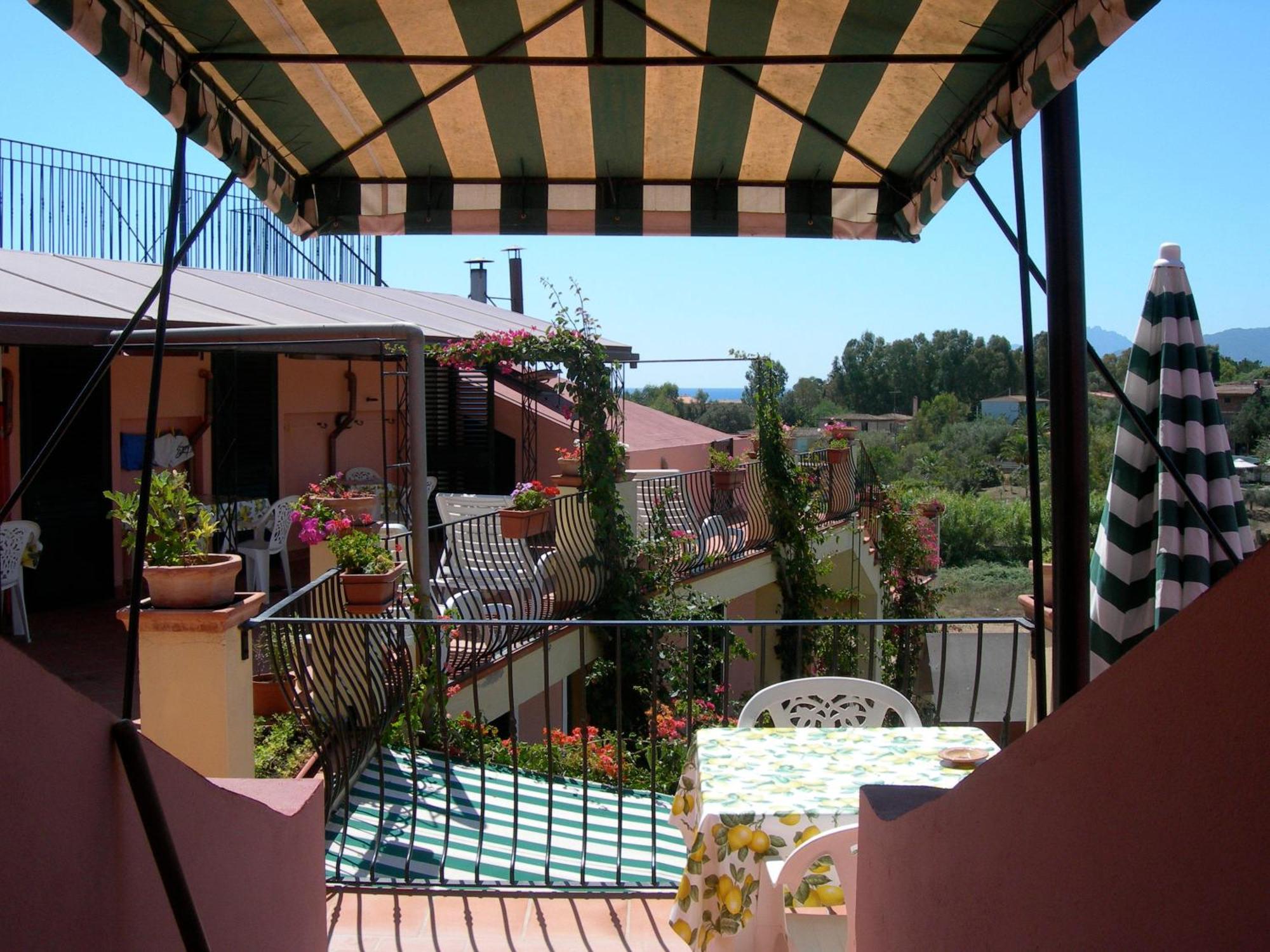 Hotel Domus De Janas Sul Mare Bari Sardo Exterior foto